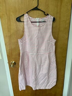 Old Navy White and Pink Striped Sleeveless Knit Top